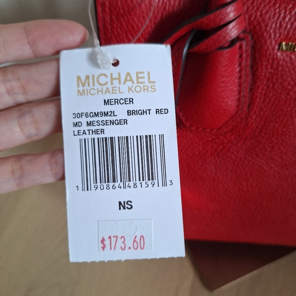 MICHAEL KORS ’MERCER’ PEBBLED LEATHER RED ACCORDIAN TOTE/CROSSBODY NWT - Picture 6 of 8